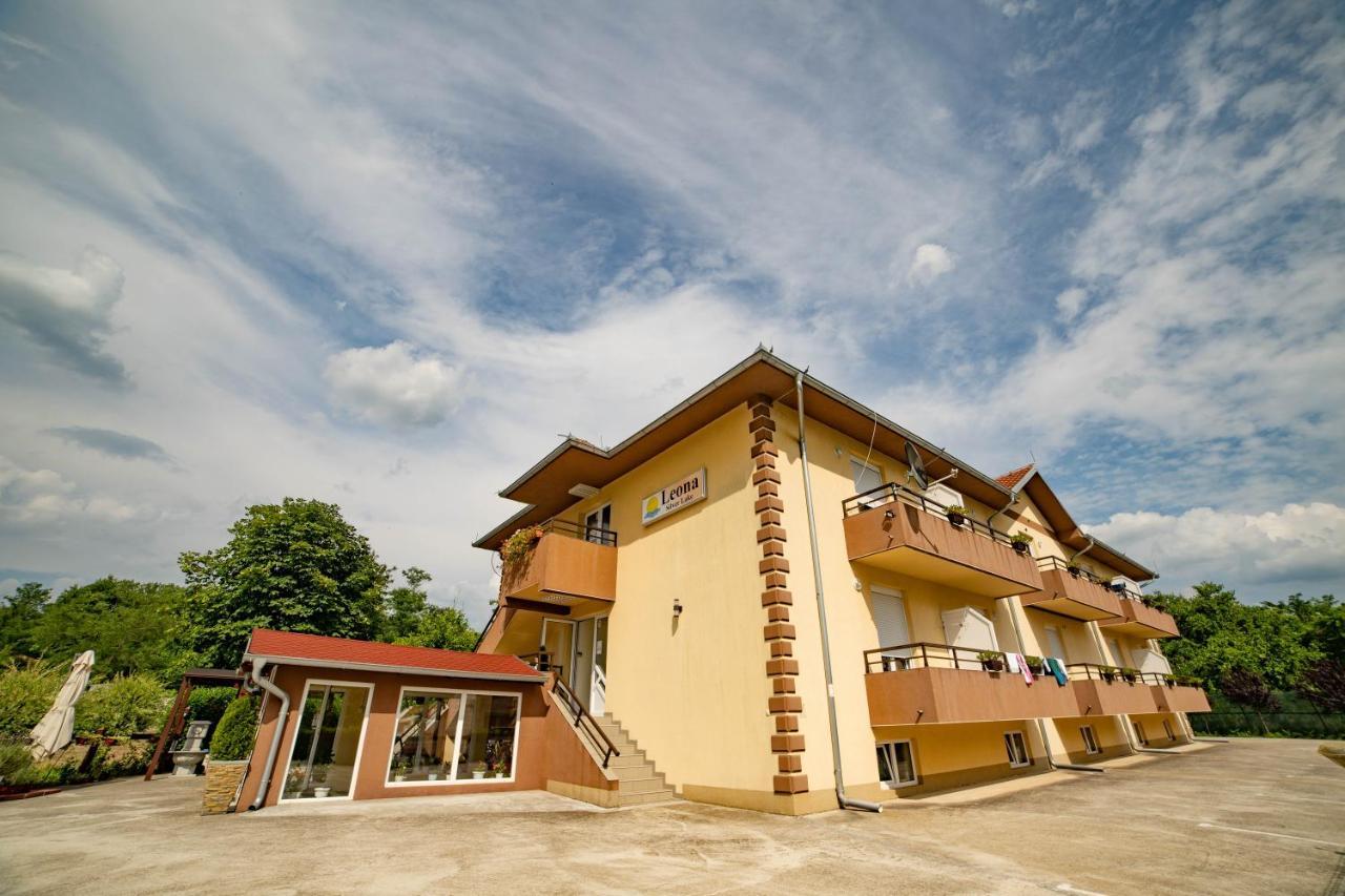 Prenociste Leona Aparthotel Veliko Gradište Exteriör bild